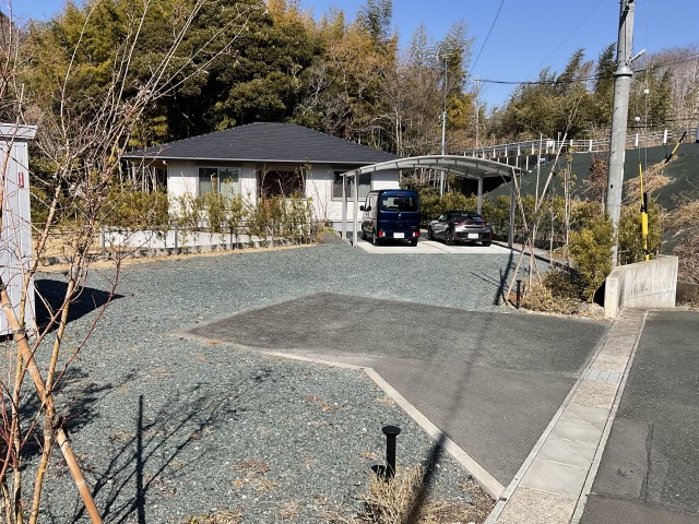 お庭を駐車場にの施工事例（施工前）